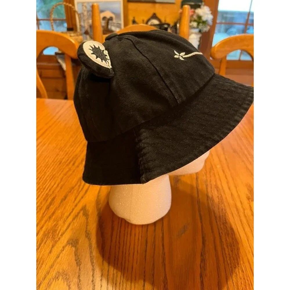 Kids black bucket hat with smiley face